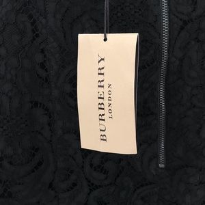 Burberry Lace skirt